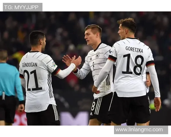 德国早期足球明星的辉煌历程与影响力排名分析 德国早期足球明星的辉煌历程与影响力排名分析