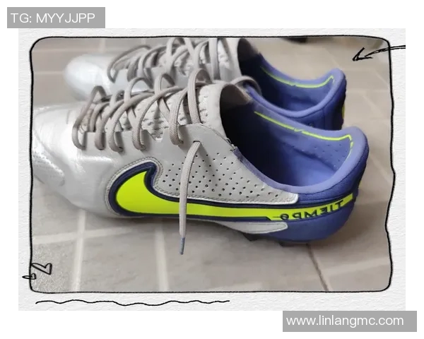 足球明星们的足球鞋之旅揭秘从经典到现代的多款鞋履选择