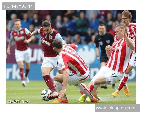 加的夫城与伯恩利激战正酣实况回顾与精彩瞬间分析