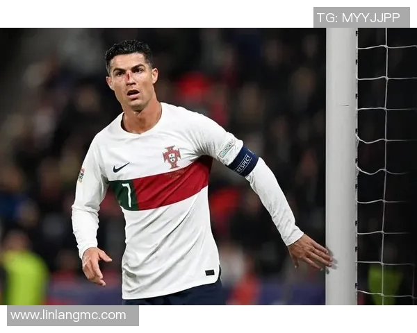 足球巨星C罗魅力造型全景展示尽显风采与个性 足球巨星C罗魅力造型全景展示尽显风采与个性